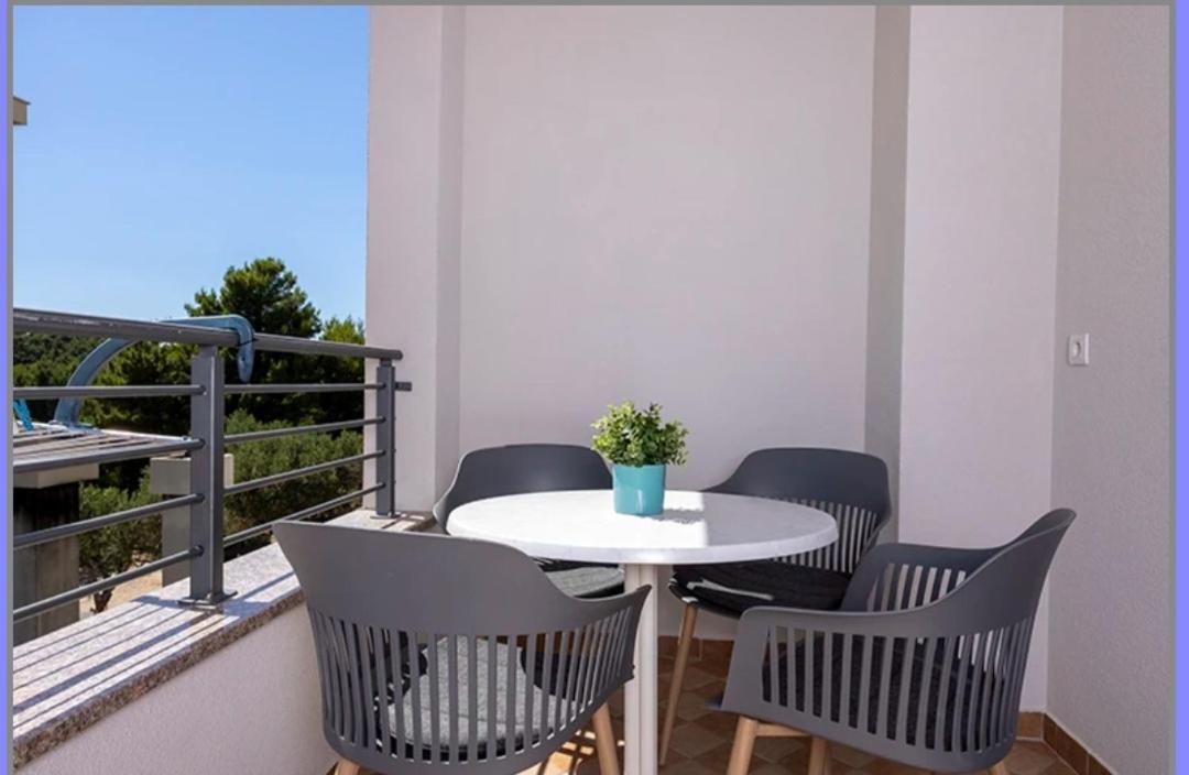 Ivmalu Apartments Tucepi Exterior photo