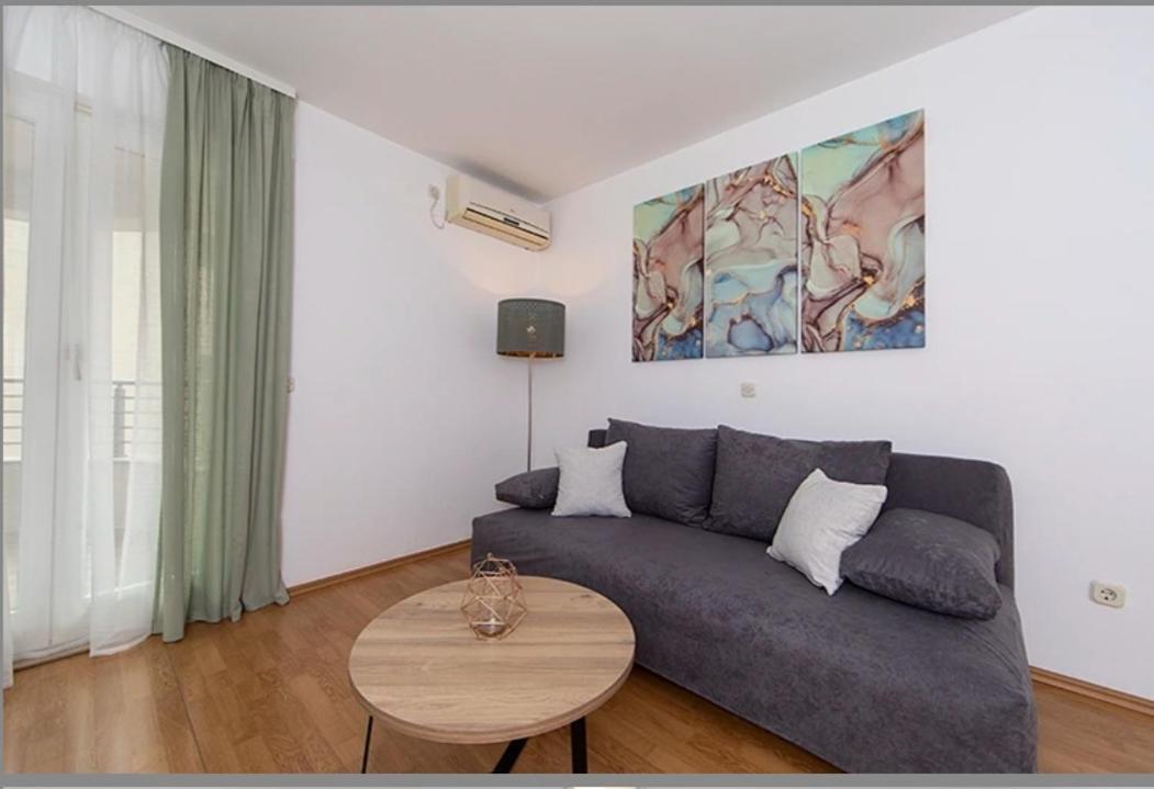 Ivmalu Apartments Tucepi Exterior photo